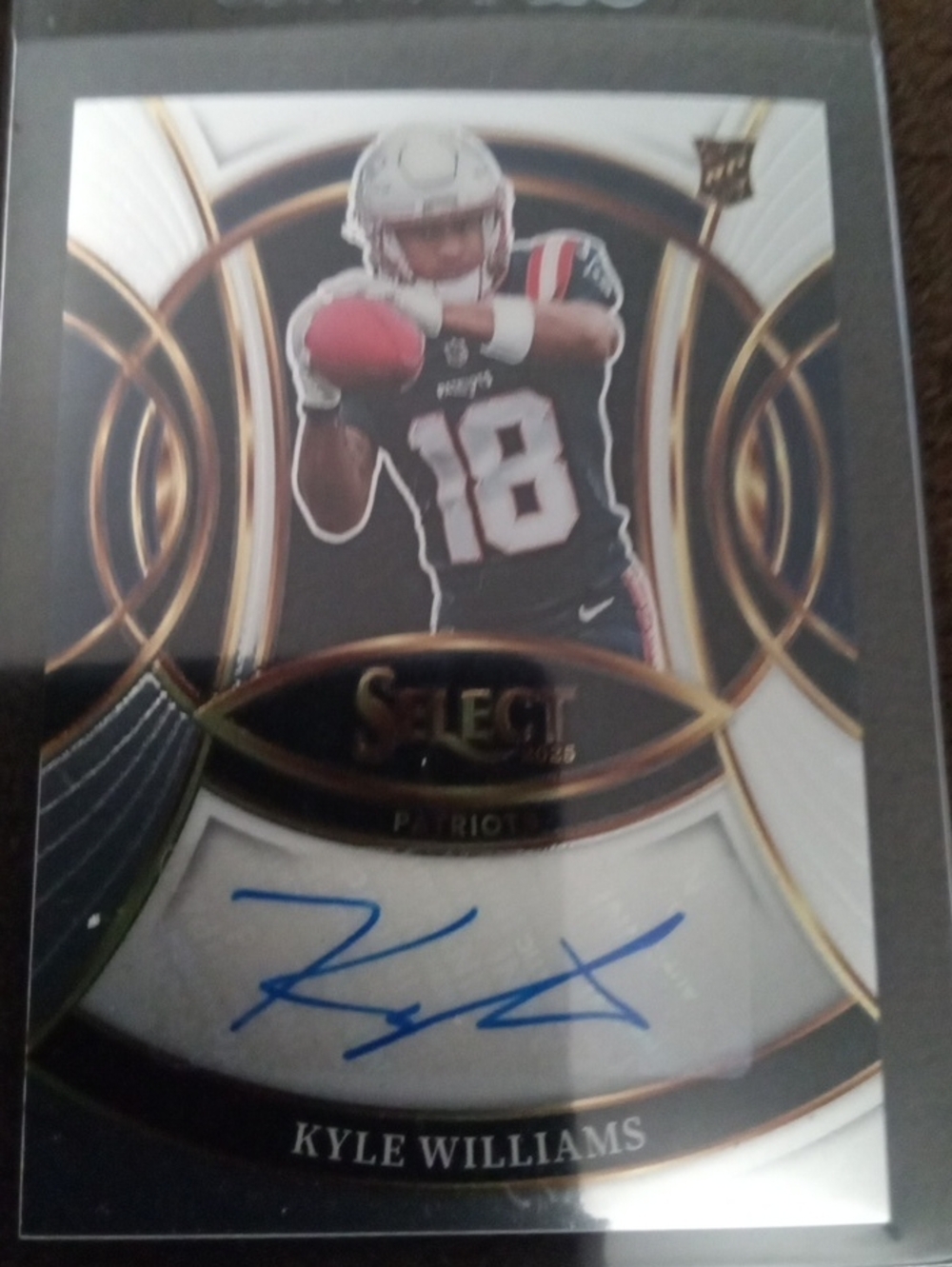Panini Select Kyle Williams Autograph Card in Black, White, Gold